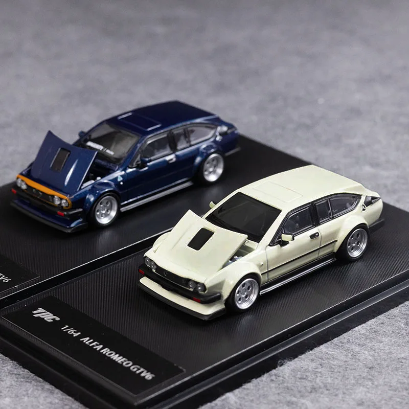 TPC 1:64 GTV6 Widebody Modified Front Cover Opens Alloy Car Model