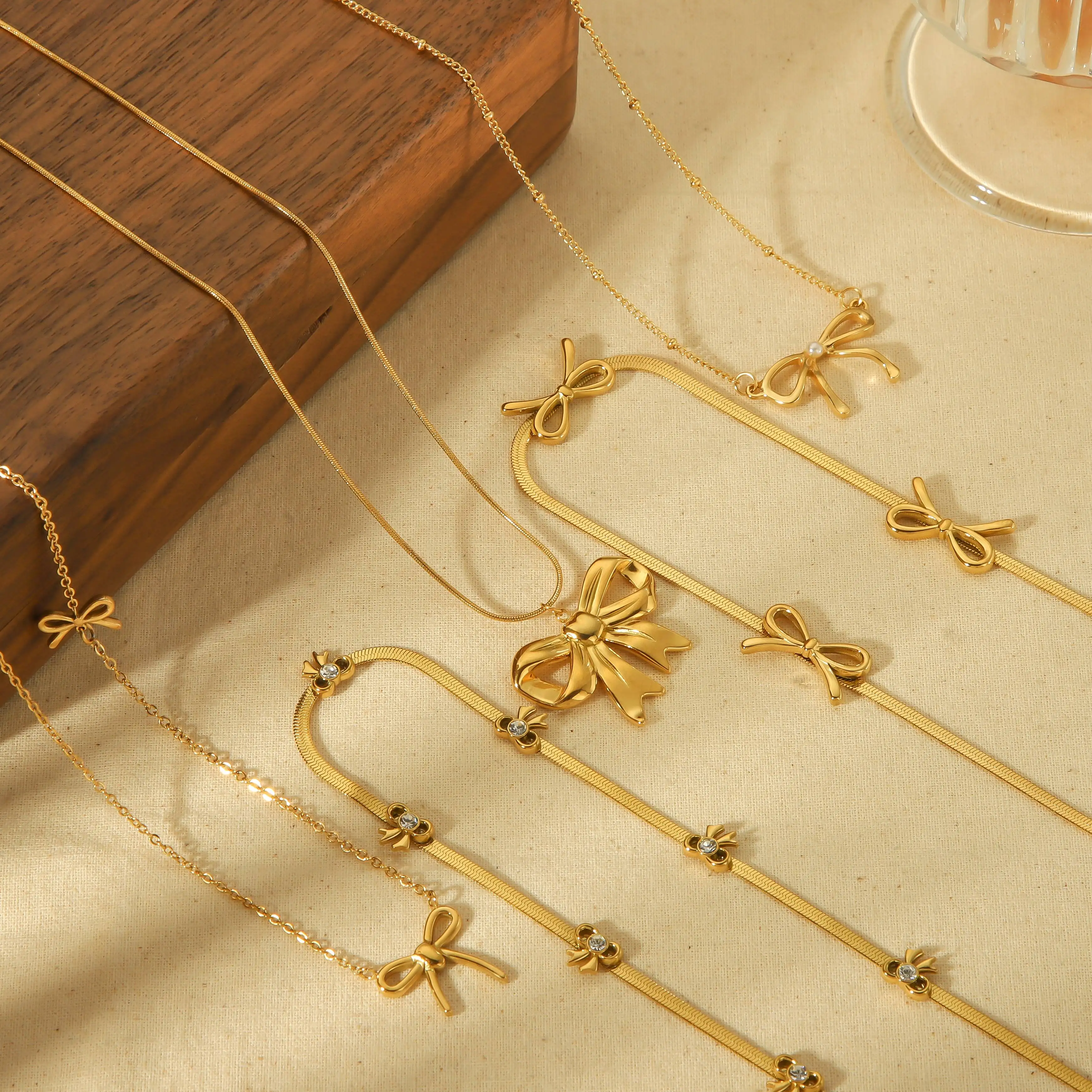Fashion Dainty 18k Gold Plated Waterproof Pearl Bow Pendant Necklace Stainless Steel Snake Chain Necklace for Women Gifts