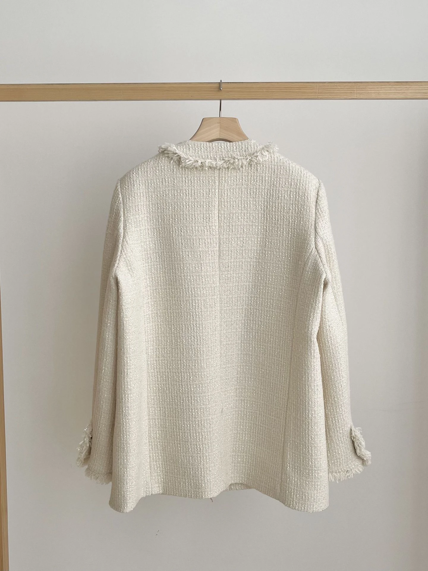 سترة PREON الربيعية الفاخرة الجديدة ذات الطراز الرائحة الأنيقة ذات القطع المستقيمة والأكمام الطويلة السميكة وياقة دائرية وأزرار