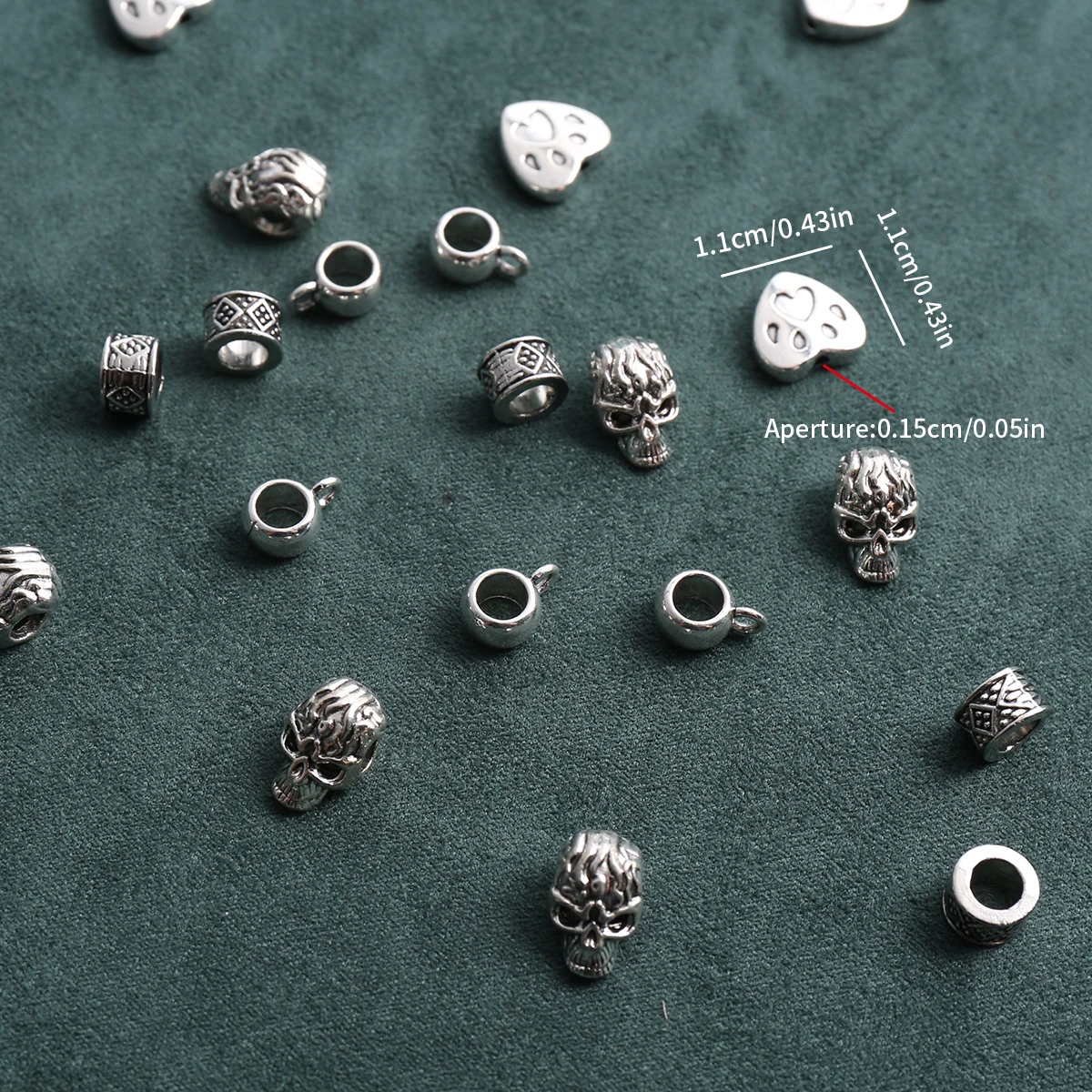40-Piece Set of Spacer Beads and Charms for DIY Handmade Accessories, Including Hollow Pendants, Large Hole Skull Beads, Cat Paw Hearts, and Patterned Spacer Beads, Suitable for DIY Bracelets, Necklaces, Earrings, and Pendants, Handmade Beading Decoration Accessories