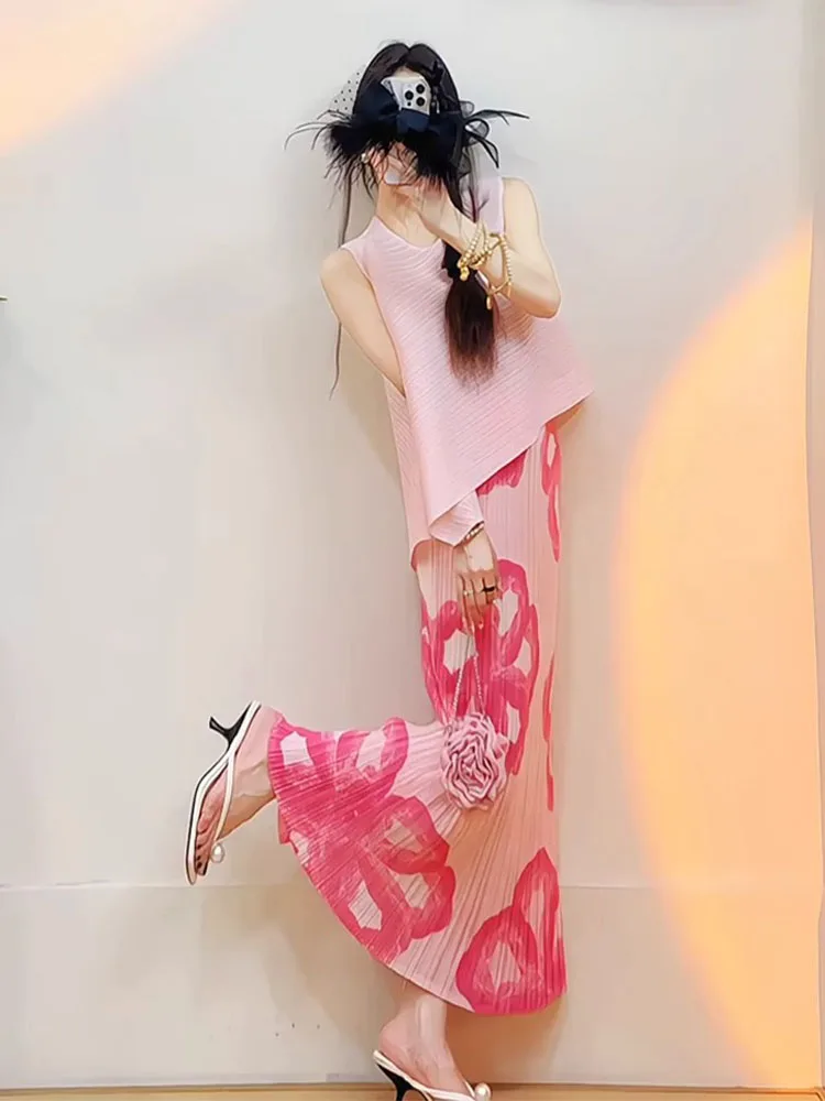 

Шикарный летний комплект из топа и юбки с розовым цветочным принтом, женский комплект в нежном стиле, стильная плиссированная юбка средней длины, модный ансамбль