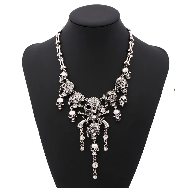 Vintage Gothic Rhinestone Skull Choker Necklaces for Women Creative Punk Hiphop Statement Necklace Party Holiday Jewelry Gift