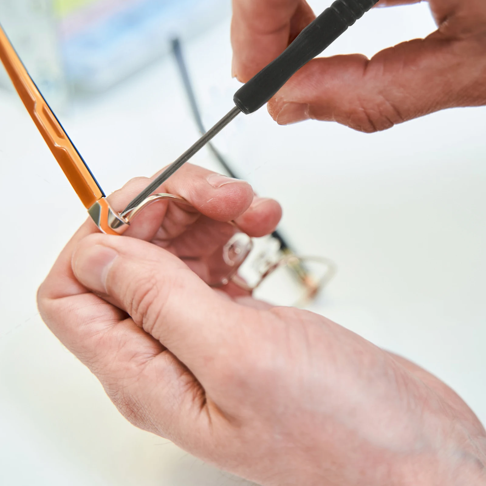 

Glasses Frame Repair Kit Nose Pads Screws Spare Parts Screwdriver Pliers Eyeglass Tools Accessories Durable Plastic Silicone