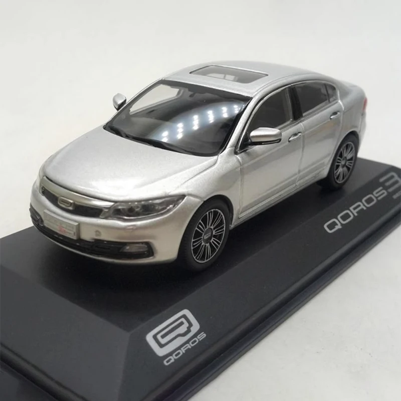 

Original 1:43 Scale Qoros 3 Sedan Simulation Alloy Car Model Static Display Collectible Toy Gift Ornament Souvenir Decoration