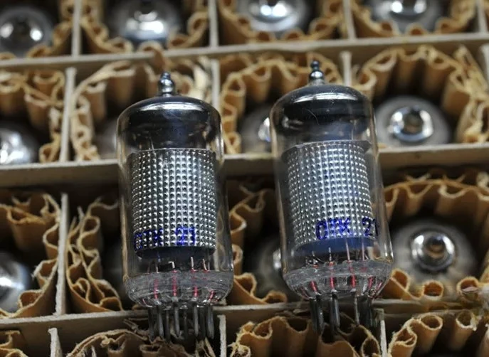 for Soviet 6M32 direct-type EF86/6J8 vacuum tubes in brand new original boxes, paired together.