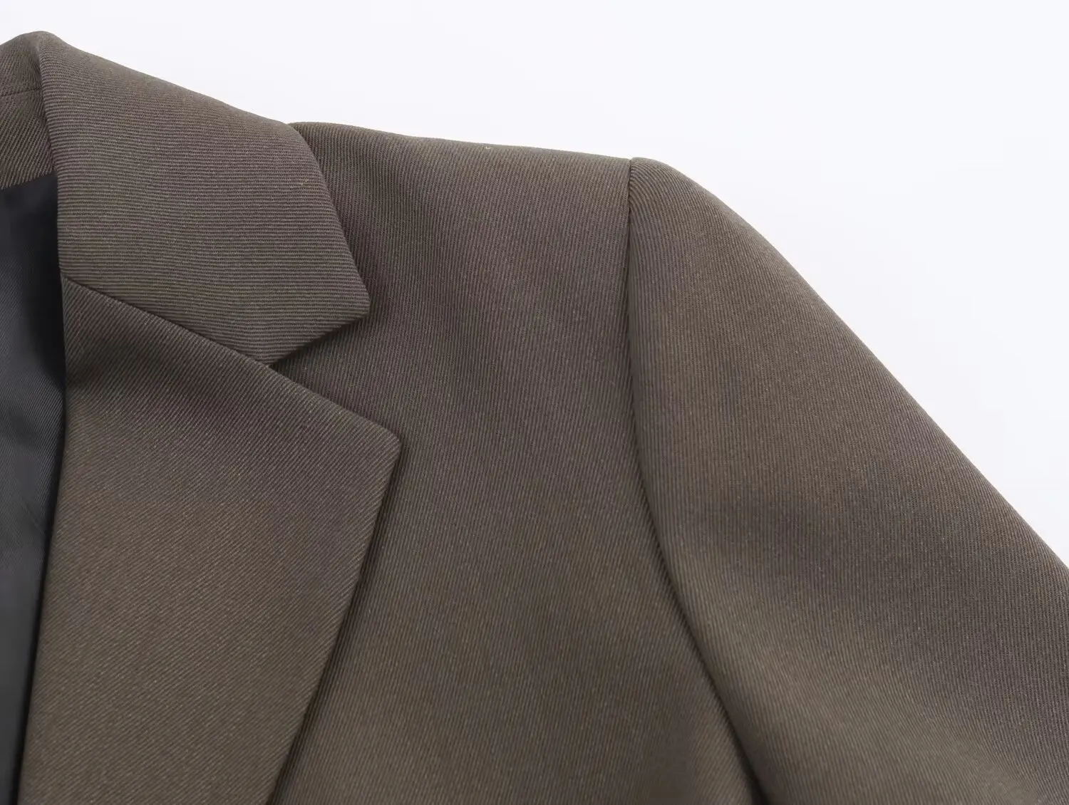 سترة بدلة ممزوجة لعام 2025 أنيقة وعصرية ونمط جديد ملابس مكتبية مريحة غير رسمية متعددة الاستخدامات ملابس خارجية مغرية