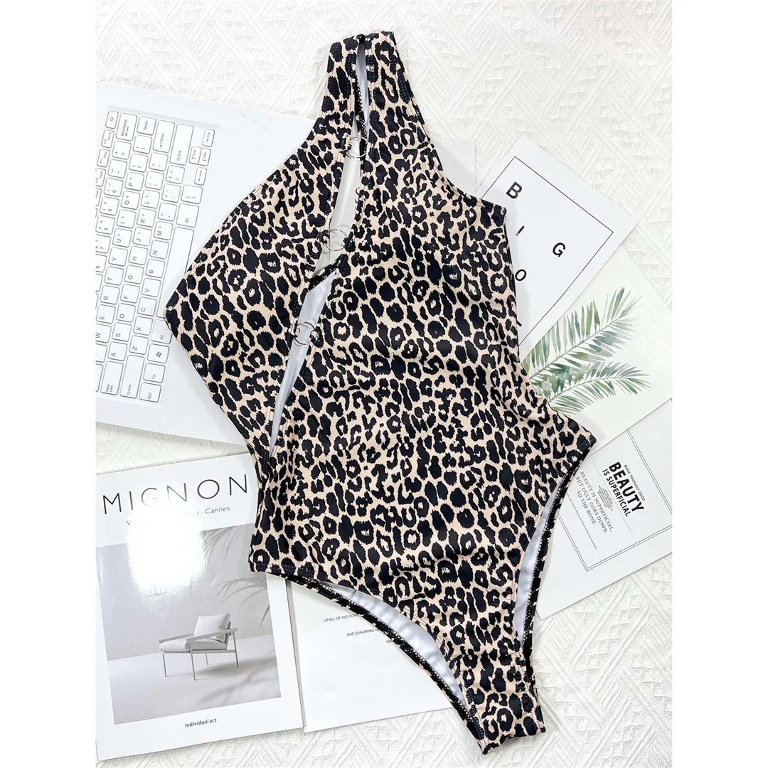 Leopardmuster, asymmetrischer Schnitt, One-Shoulder-Design, einteiliger Badeanzug, Damen-Badebekleidung, Monokini, Badeanzug, Badebekleidung für Damen, V3755. – Detail 10