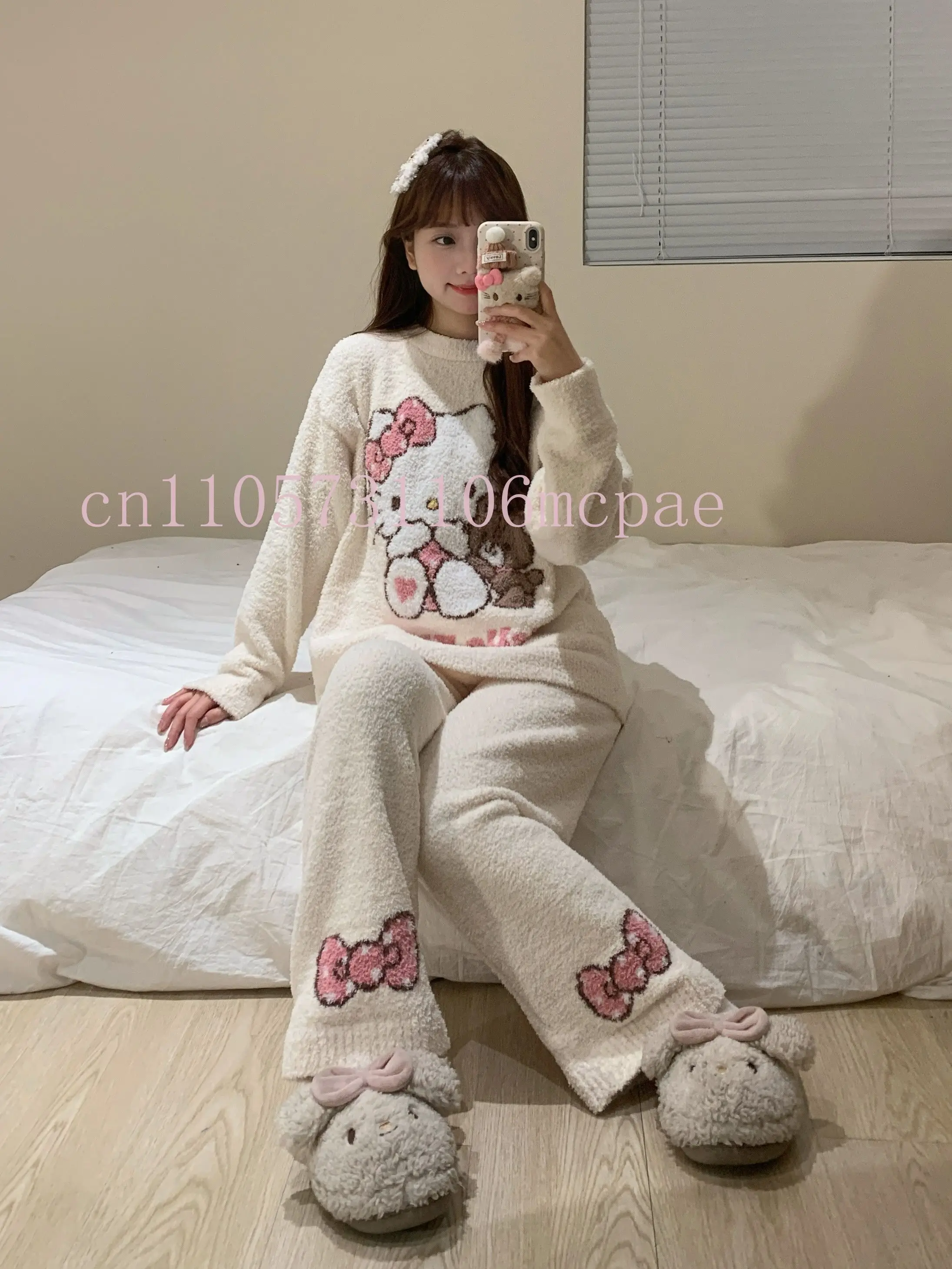 

MINISO Hello Kitty Women's 2025 Kawaii Brushed Fleece Pajama Set Fall Winter Plush Thermal Cozy Sleepwear & Home Loungewear