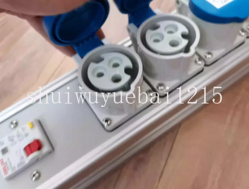 4 Outputs with Empty Stage Performance Power Box 16 Amps Aviation Industry Plug-in Distribution Box 220 Input Junction Box