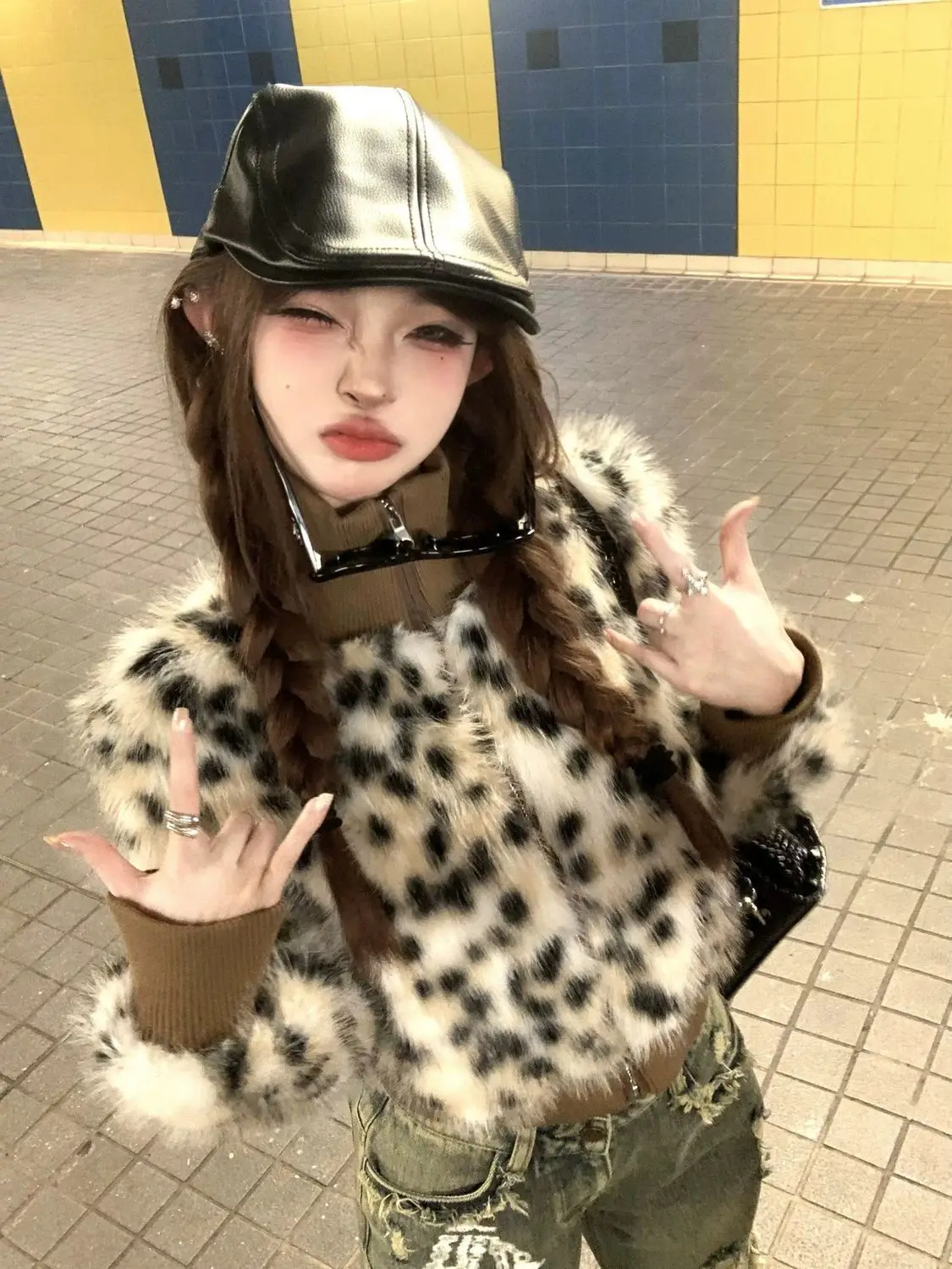 

Faux Fur Girls Coat Coats Womens Stand Neck Quilted Ceremony Lady Vintage Wrap V Shaped Vibe Snap Simple Lamb Outerwear Warm Ins