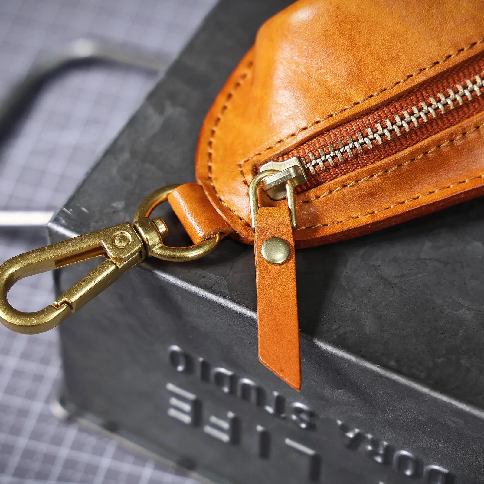 Echtleder Autoschlüsselhalter Unisex Casual Schlüsseltasche aus pflanzlich gegerbtem Rindsleder Gürteltasche für Münzen. – Detail 20