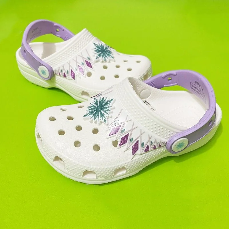 

MINISO EVA Hole Sandals Frozen Squirtle Charmander Slippers Sandals Kawaii Anime Home Beach Shoes Summer Slippers Kids Gifts