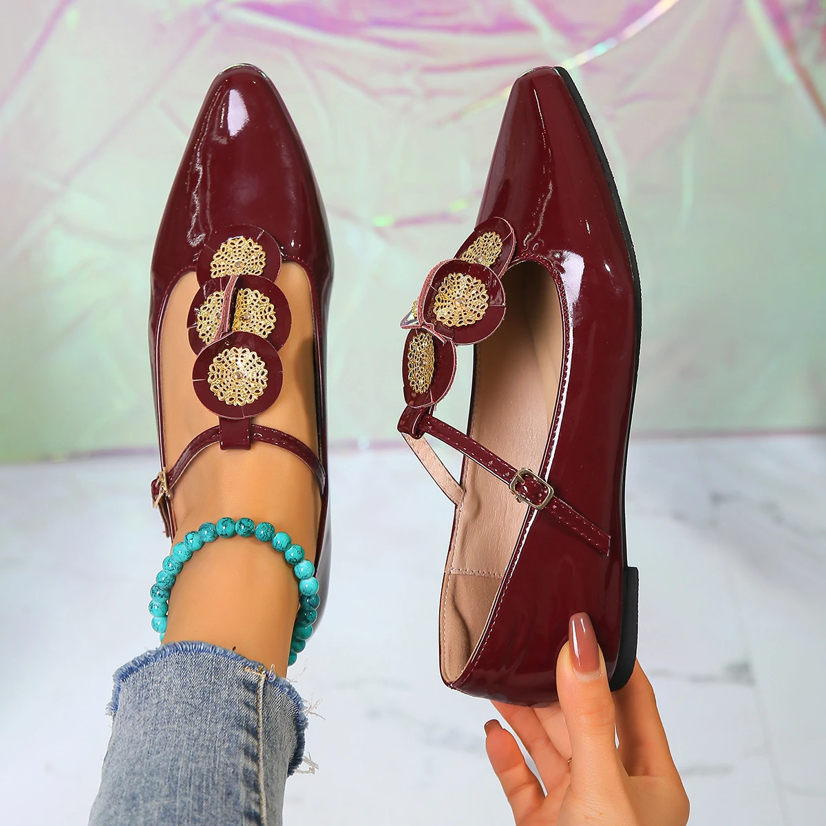 Sepatu Flat wanita mewah elegan Roma dangkal untuk wanita musim panas baru ujung runcing Retro sepatu kasual desainer berjalan sepatu datar