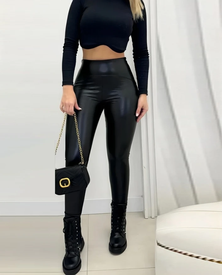 Pantalones de piel sintética con forro polar para mujer, Pantalón ajustado de cintura alta curvada, moda urbana Legal, otoño e invierno, 2024