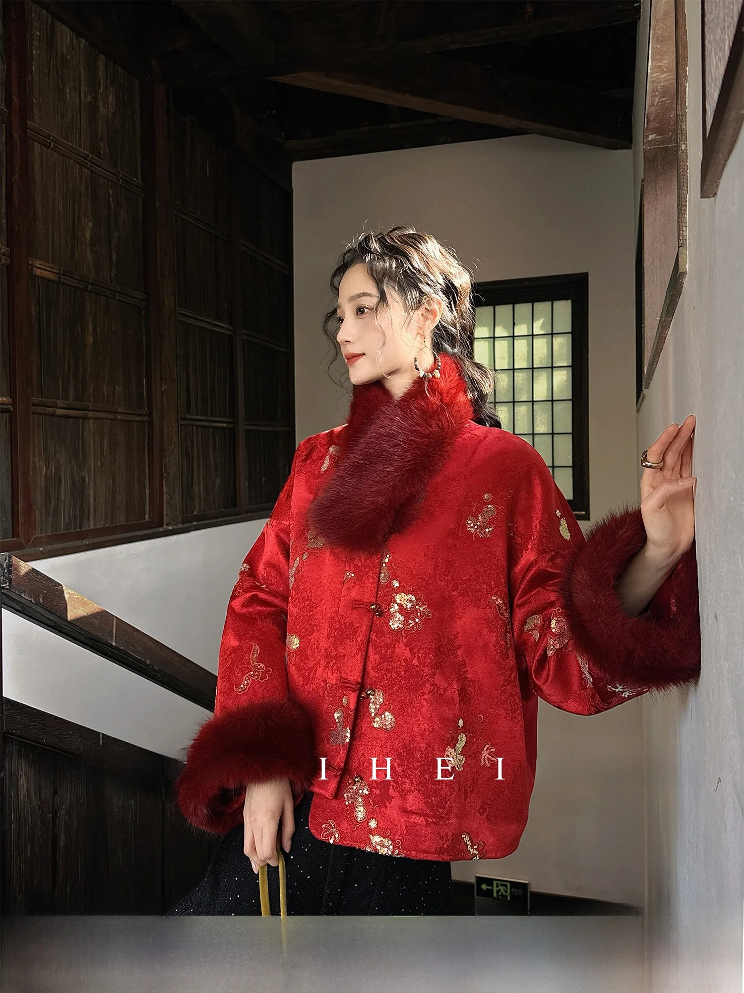 

Sanji Black Flower New Chinese Style Embroidered Cotton Jacket Women's Outerwear New Year Visit Coat National Style Top
