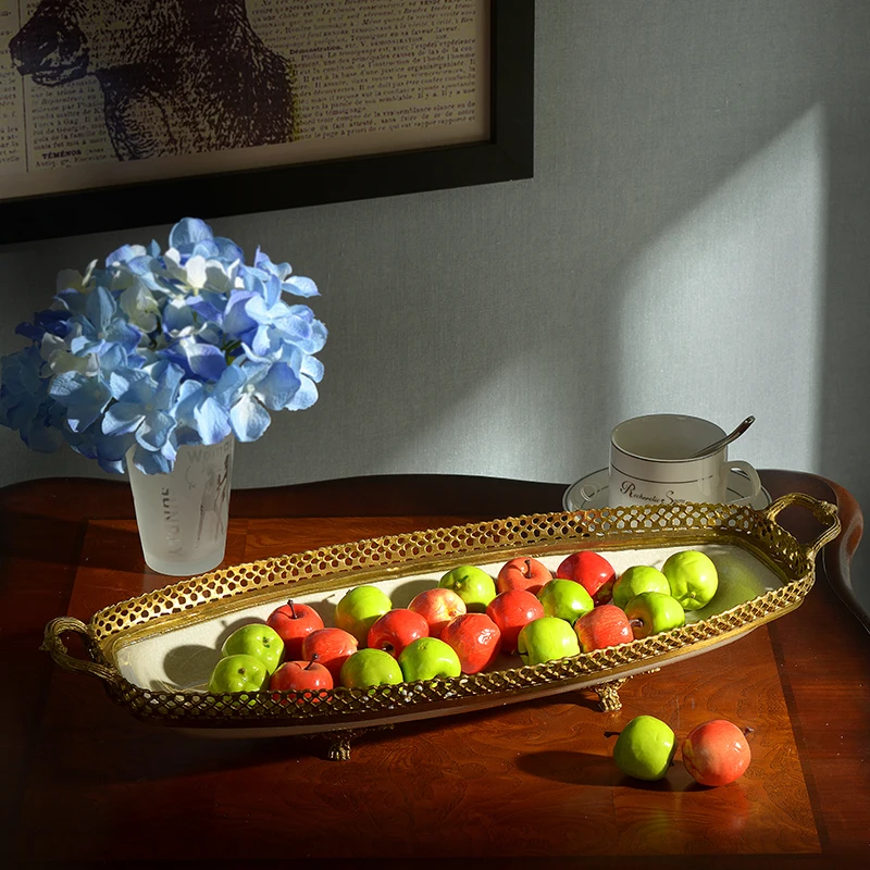 

European luxury hotel villa art brass blue and white ceramic large fruit tray decoration creative home crafts