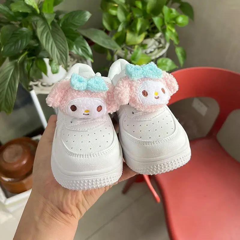 

Kuromi Cinnamoroll/сердце для девочек, милые белые кроссовки в стиле аниме Melody, противоскользящие детские теннисные туфли с мягкой подошвой, студенческий подарок
