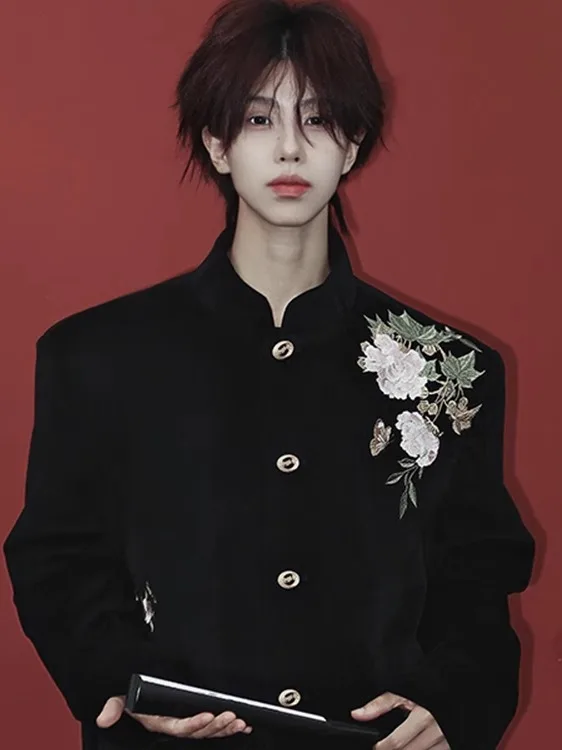 

Новая легкая мужская куртка в китайском стиле с цветочной вышивкой, воротником-стойкой, повседневная одежда в западном стиле