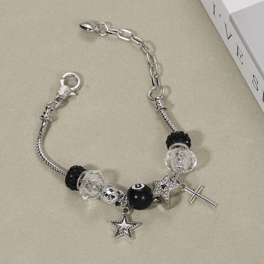 Süßes, cooles Armband mit großen Perlen im Schlangenknochen-Stil, Stern-, Herz-, Kreuz- und Billard-Anhänger, verstellbares Accessoire für Damen und Herren, Geschenk. – Detail 4