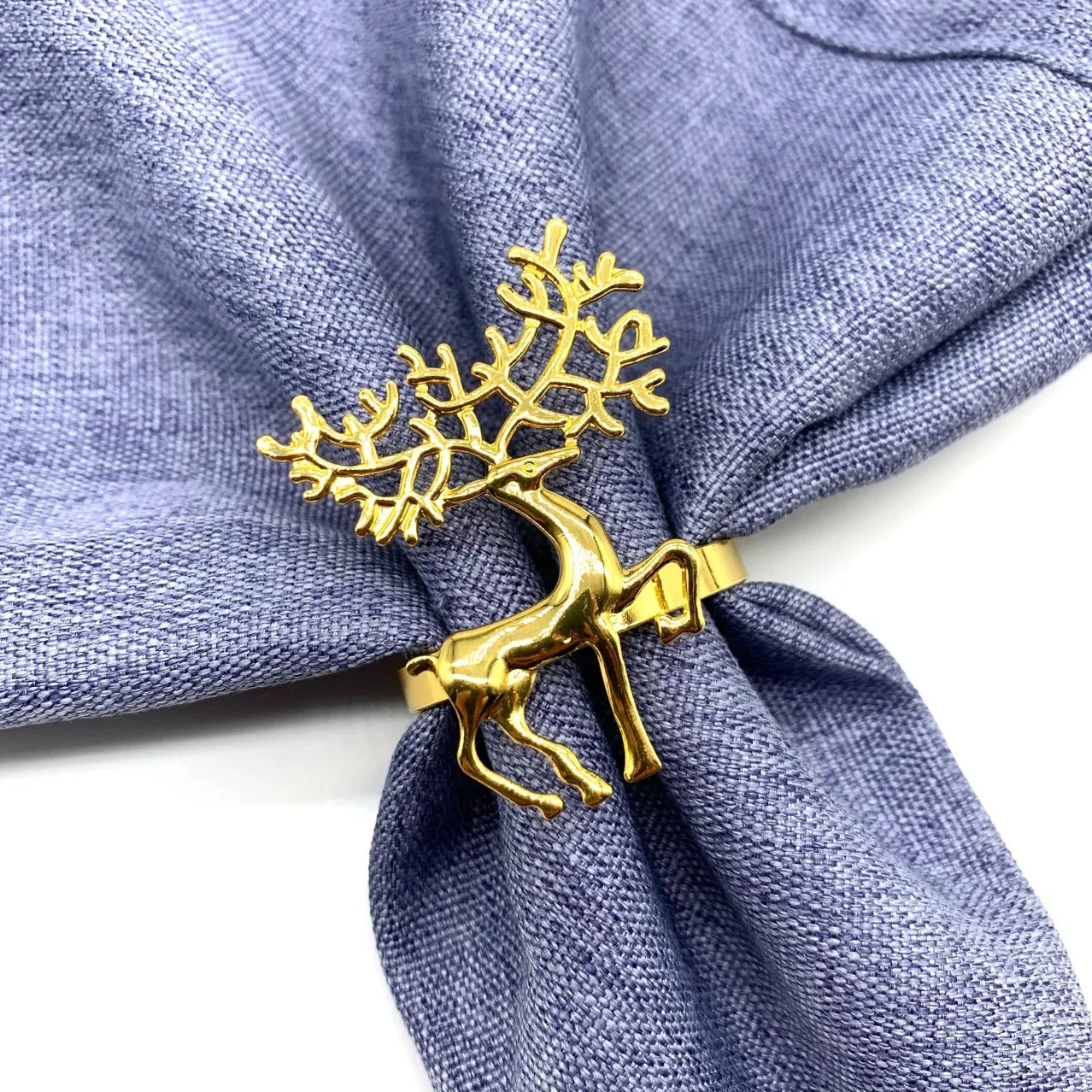 2022 Christmas Alloy Snowflake Napkin Ring Golden Napkin Buckle Suitable for Holiday Party Table Decoration Supplies Napkin 1pc