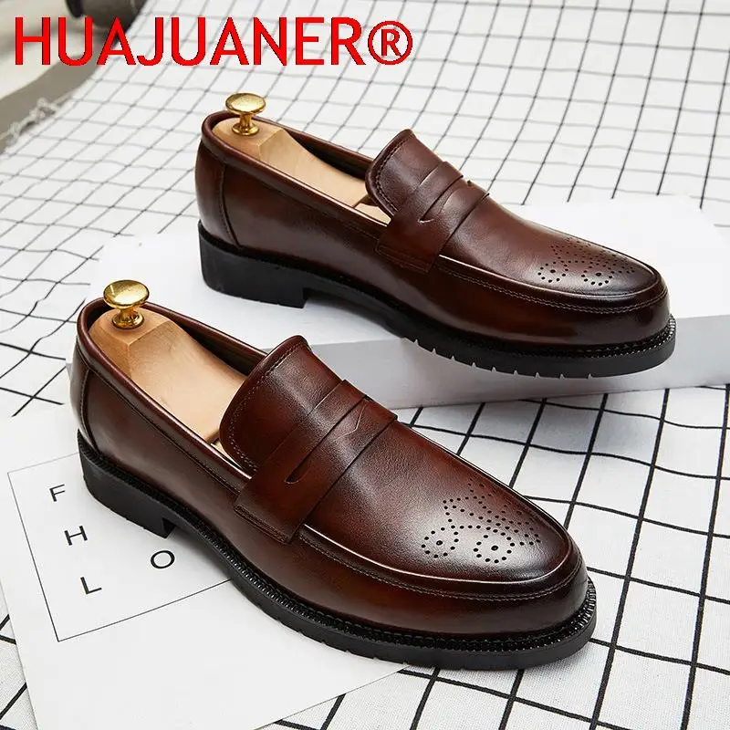 แบรนด์หรู Penny Loafers ผู้ชายรองเท้าสบายๆรองเท้าหนังรองเท้าขนาด 38-46 Brogue แกะสลัก loafer ขับรถ party