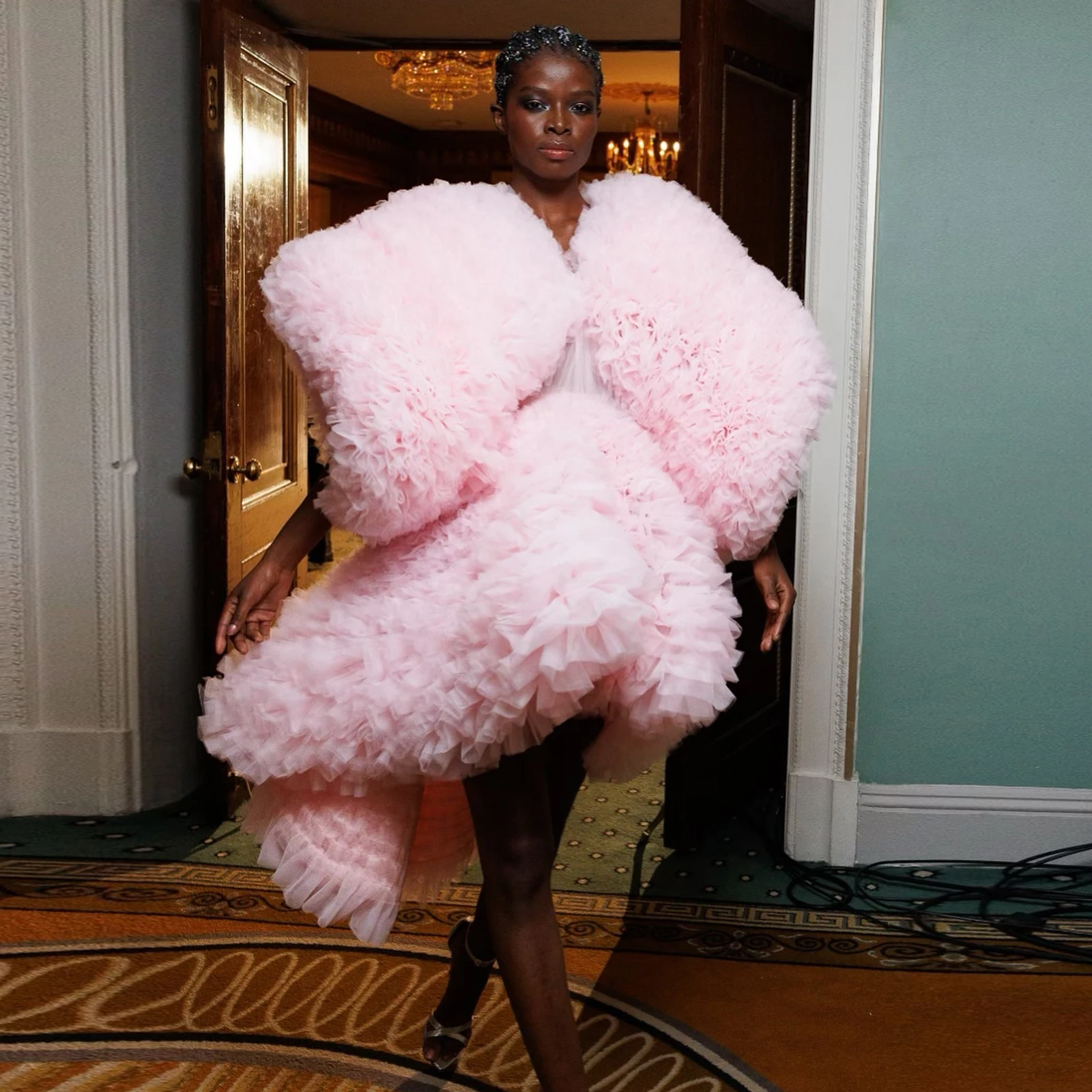 Cute Pink Short Tulle Dress 2025 New Celebrity Dress High Low Lush Gown Extra Puffy Tiered Tulle Formal Party Dresses Custom