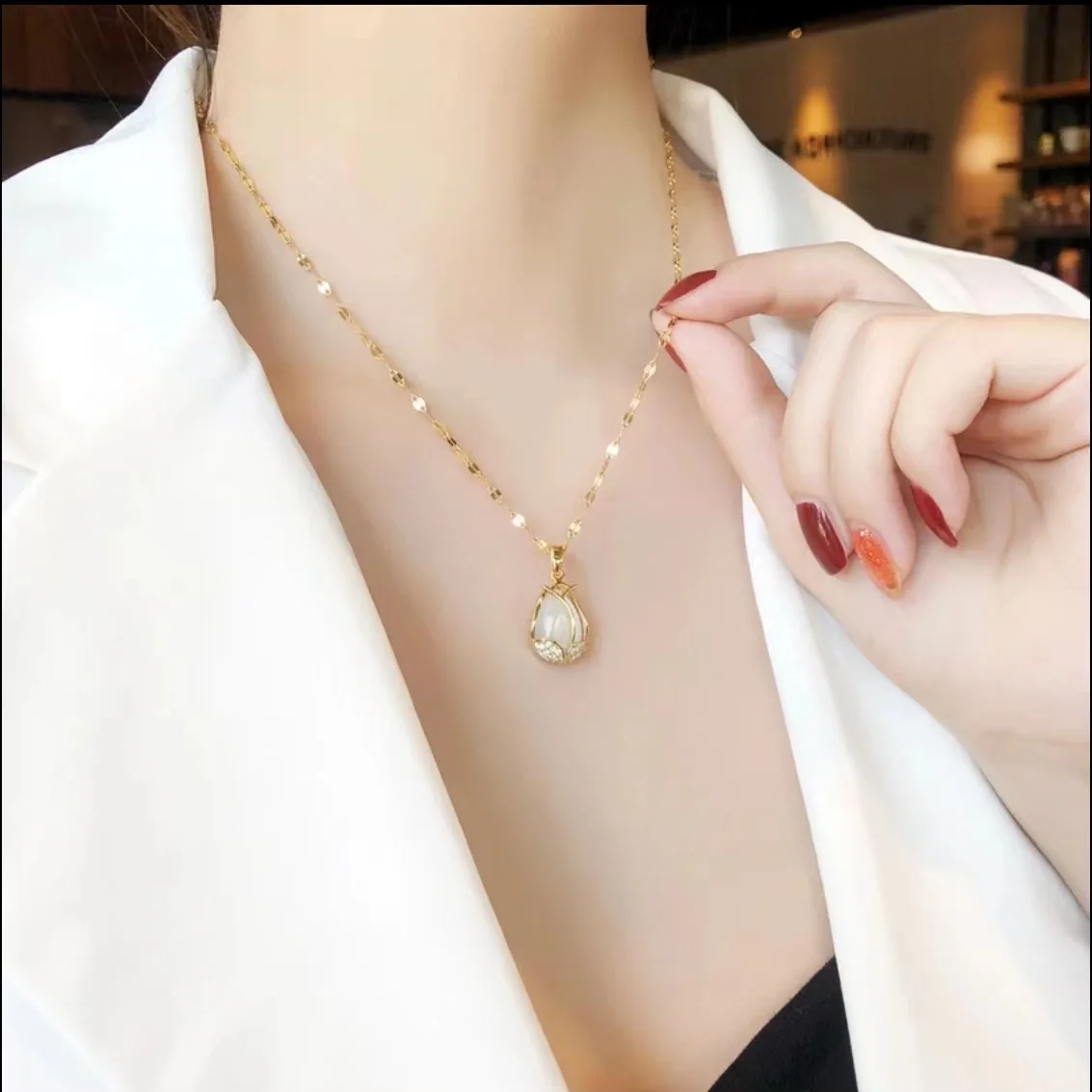 New opal tulip necklace light luxury temperament titanium steel clavicle chain