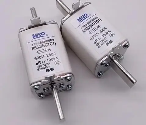 

RS32 NGTC1 690V 80A 100A 125A 160A 200A 250A NEW FUSE ORIGINAL STOCK MRO