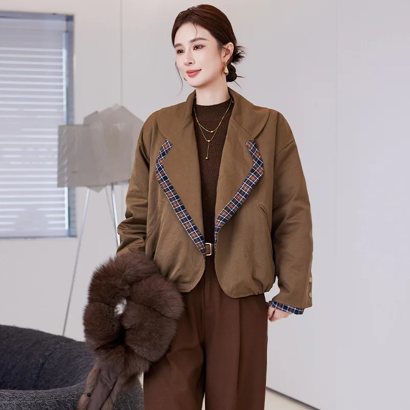 سترة نسائية كبيرة الحجم شتوية فضفاضة تناسب سترة قصيرة مع ياقة من الفرو موضة جديدة للتنقل الأنيق