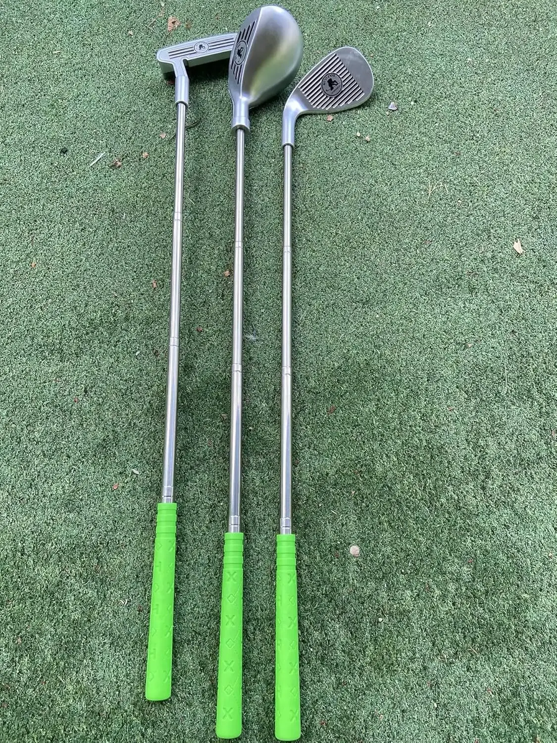 Conjunto de acessórios de golfe telescópico 2 em 1 de 3 barras de 26 polegadas (66 cm), 5 bolas de treinamento brancas, entretenimento infantil de 3 a 8 anos 777-529