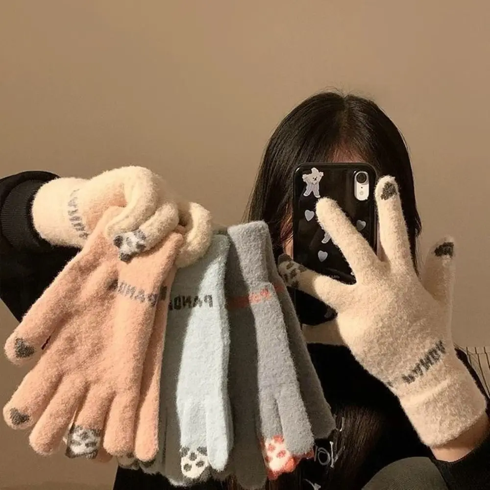 Bear Design Crystal Fleece Knitted Gloves Knit Fabric One Size Touch Screen Full Finger Gloves Thick Warm Gloves For Students