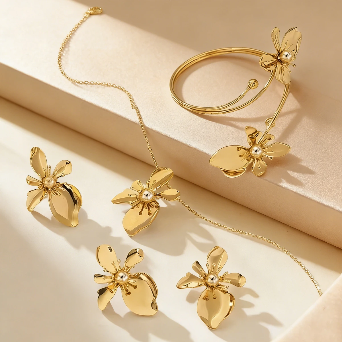 Women's Elegant Retro Flower Bracelet Ring Stud Earrings Necklace Set