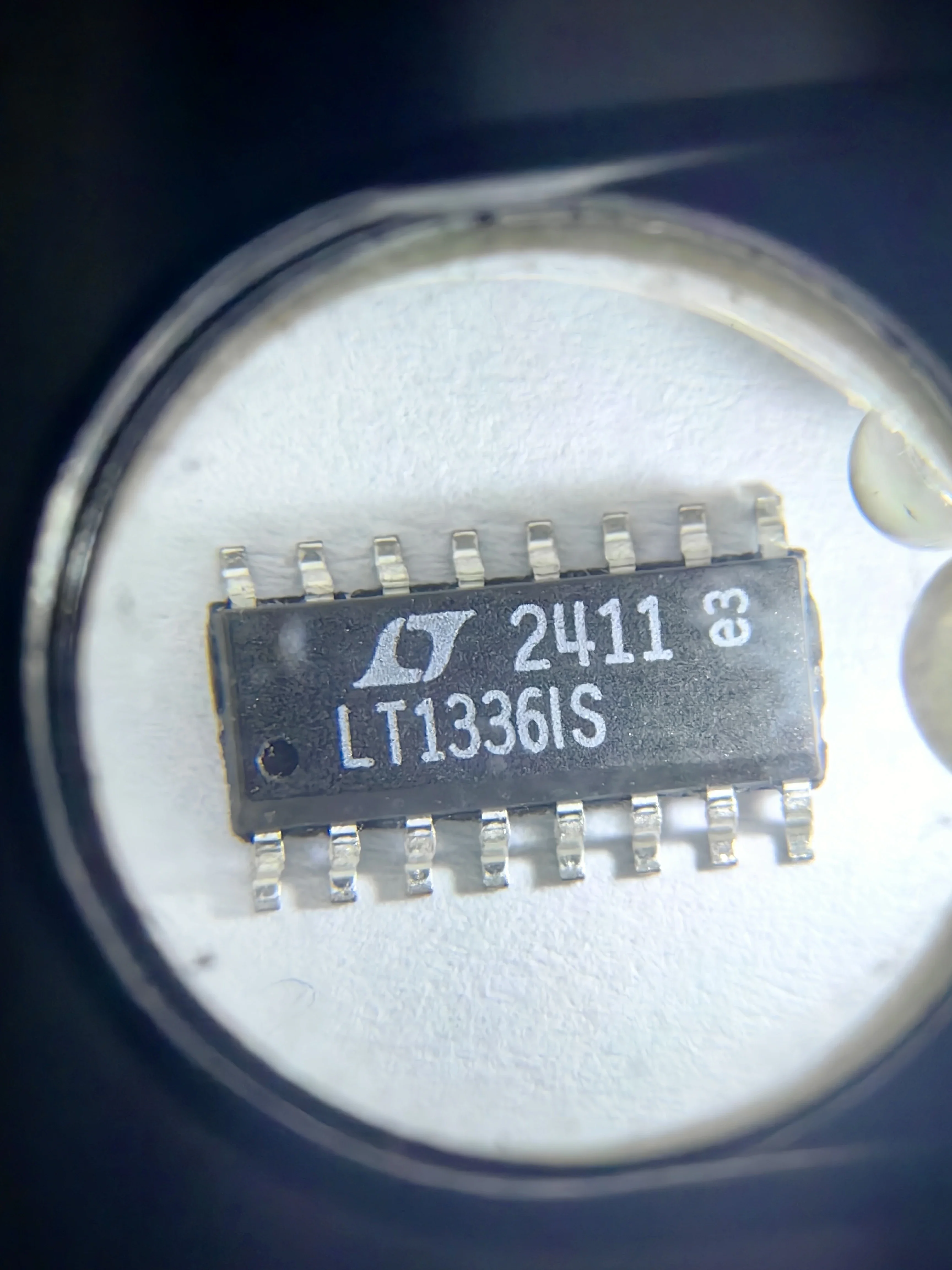 LT1336CS LT1336IS LT1336 - Half-Bridge N-Channel Power MOSFET Driver with Boost Regulator