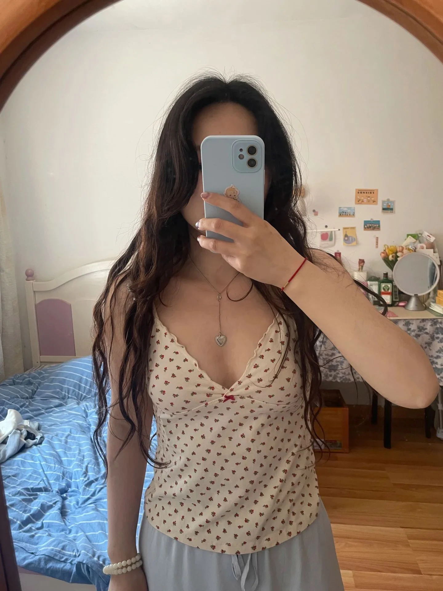 الأحمر الأزهار عارية الذراعين سليم تانك القمم امرأة الصيف الخامس الرقبة القوس أكمام القطن بروتيل الإناث الحلو لطيف نمط Preppy Y2k القمم جديد #4