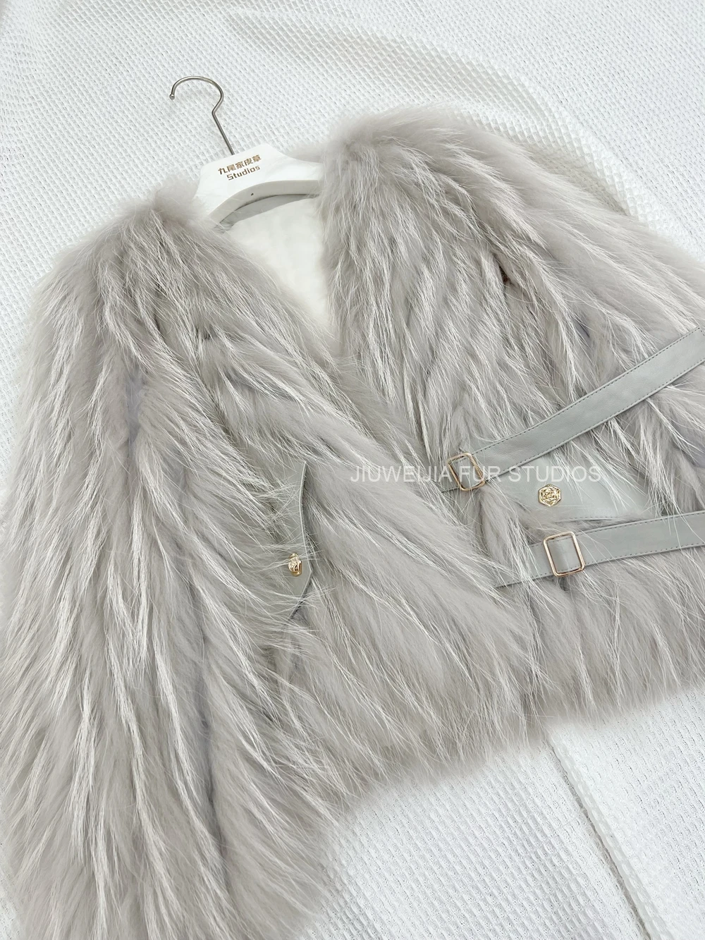 2026 Winter New Fur Strip Sewed Together Short Style Thin Raccoon Fur Fox Fur Coat Young Women's Coat