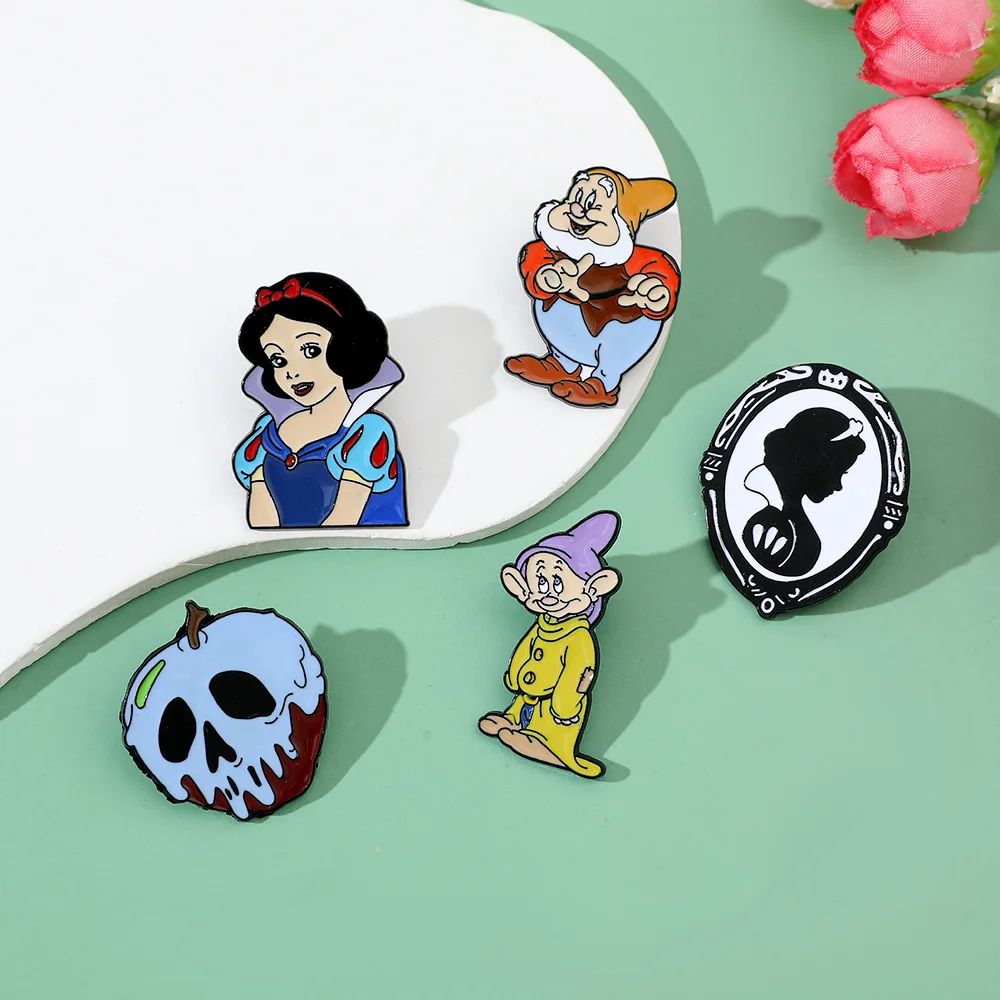 Disney Cartoon Snow White Creative Enamel Pins for Women Girls Classic Accessories Birthday Wedding Party Favors Gifts for Fans