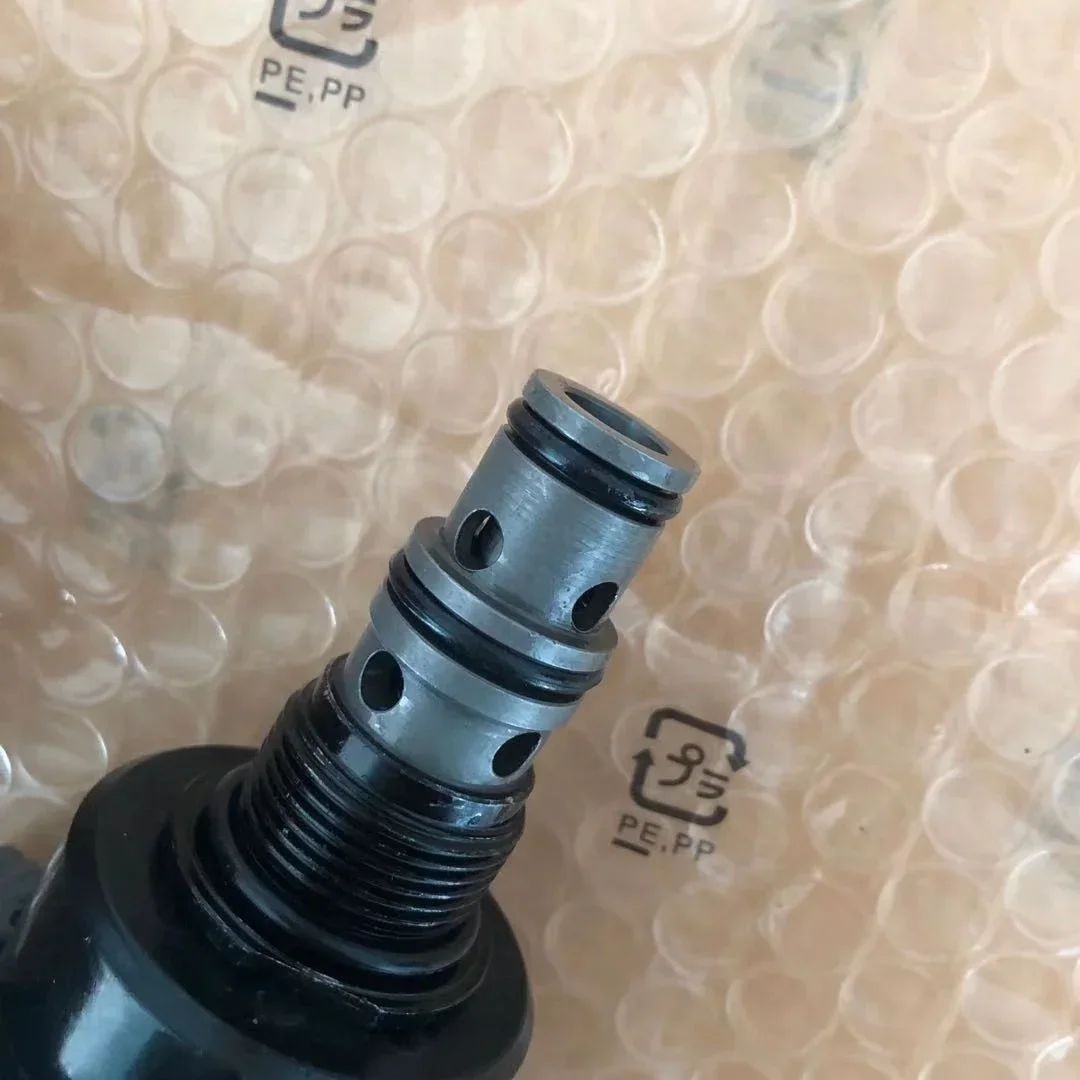 Dongju Katup Solenoid DC24V Kualitas Tinggi 38553-70500 untuk Suku Cadang Wheel Loader Ekskavator dan Derek SD1231-C-11