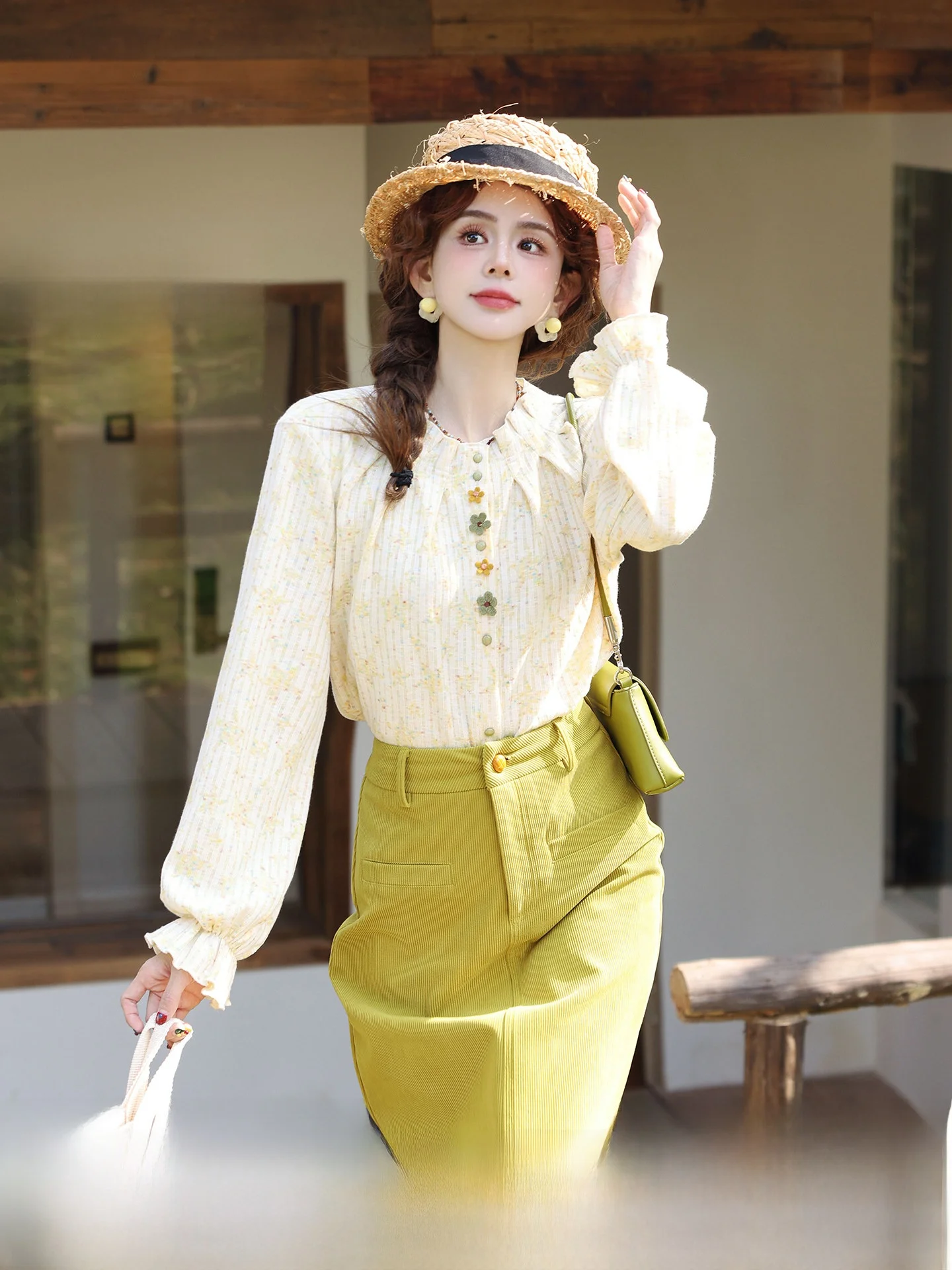 

Винтажная женская блузка Chen Jiajie с рюшами и декоративными пуговицами, длинный рукав, весенняя мода, элегантный стиль, полиэстер