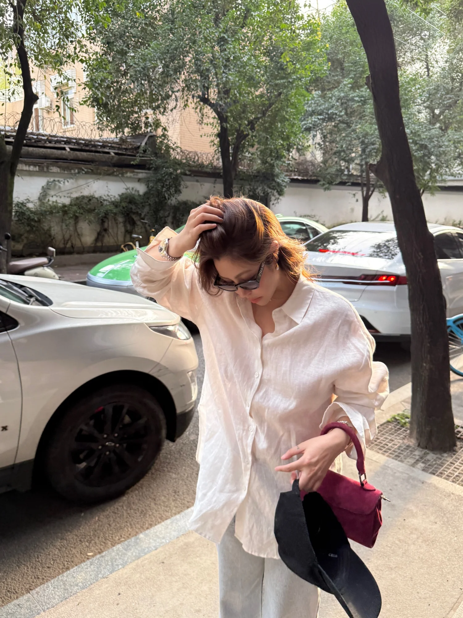 

Loose Fit Linen Shirt Minimalist Style Sun Protection Wide Shoulder Design Waist Cinching Silhouette Simple Elegant Top