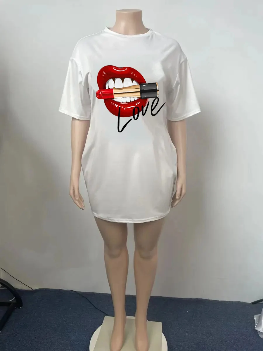 المرأة الحب طباعة قصيرة الأكمام تي شيرت اللباس ، جولة الرقبة اللباس ، عارضة فضفاض تي شيرت ، أحمر الشفاه الطباعة ، الصيف