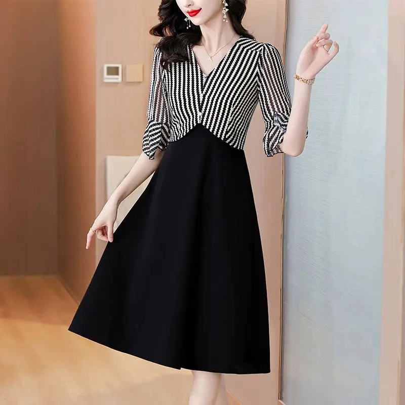 Temperament Office Lady Summer New Dresses Women\'s V-Neck Striped Button Patchwork Slim Half Sleeve Fake Two Pieces A-line Dress