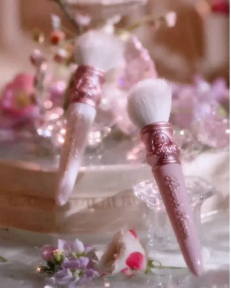 Flower Knows Midsummer Night Series 2PCS Spot Makeup Brush Wool Fluffy Brush Conditioning Makeup Tool