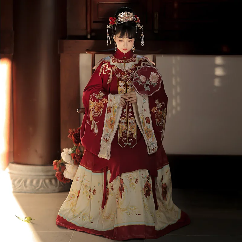 

Ming Dynasty Hanfu Female Chinese Fengyun Shoulder Red Heavy Heavy Flower Embroidery Demure Autumn And Winter