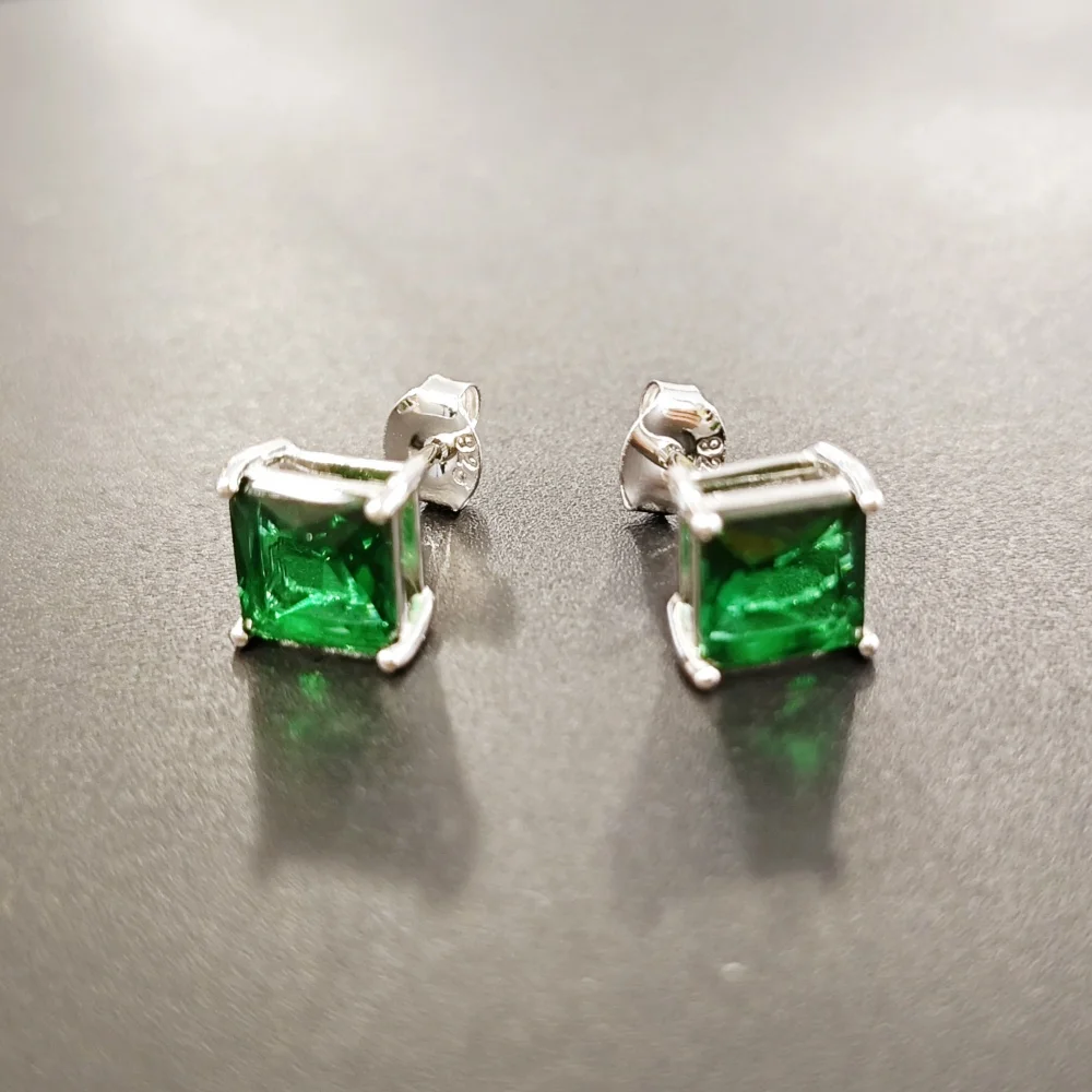 

Green Zircon Square 925 Sterling Silver Heart CZ Stud Earrings