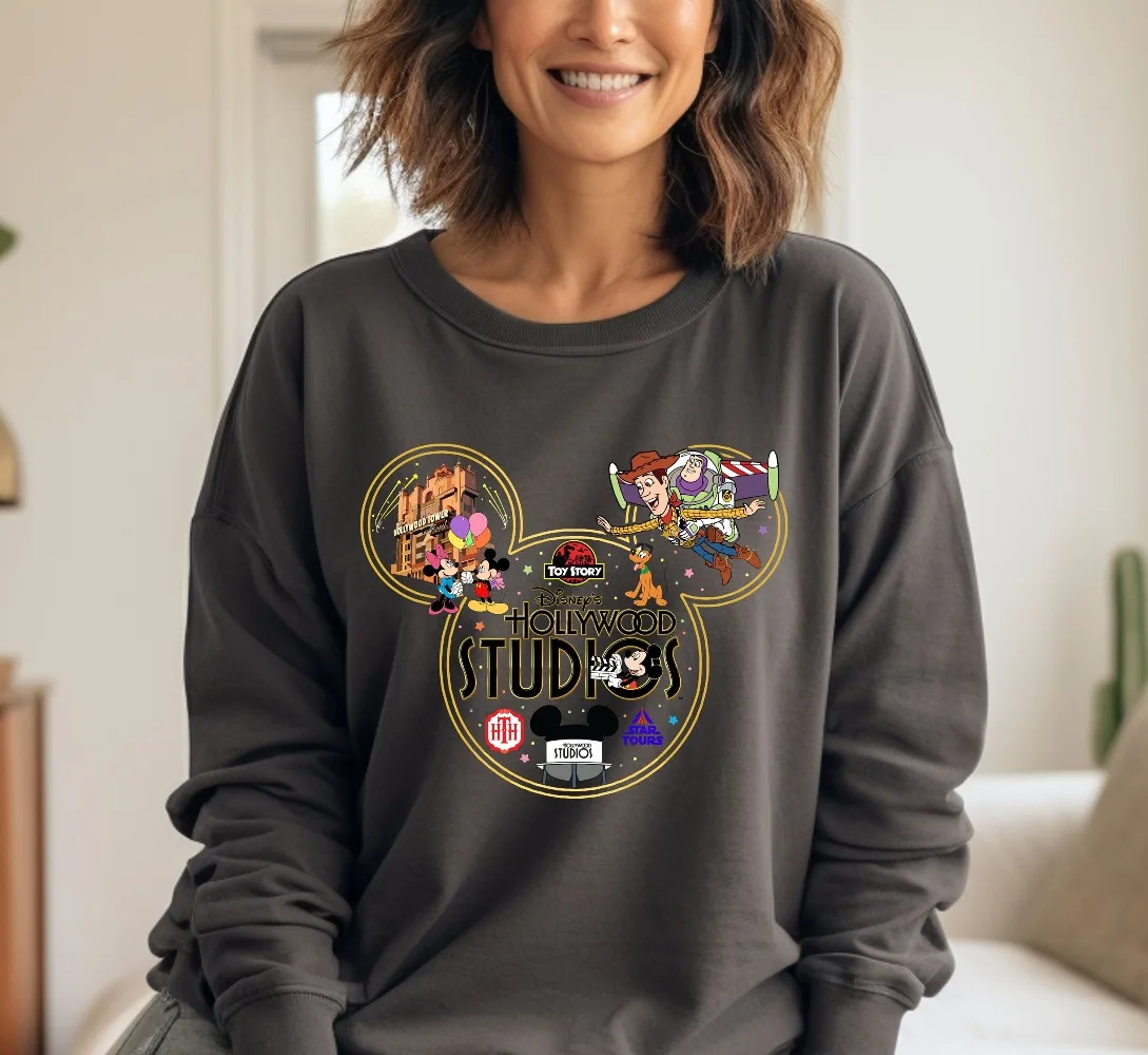 

Толстовка Mickey Hollywood Studios Свитер с Микки Маусом Hollywood Studios Голова Микки Диснейленд Семейный свитер Disney