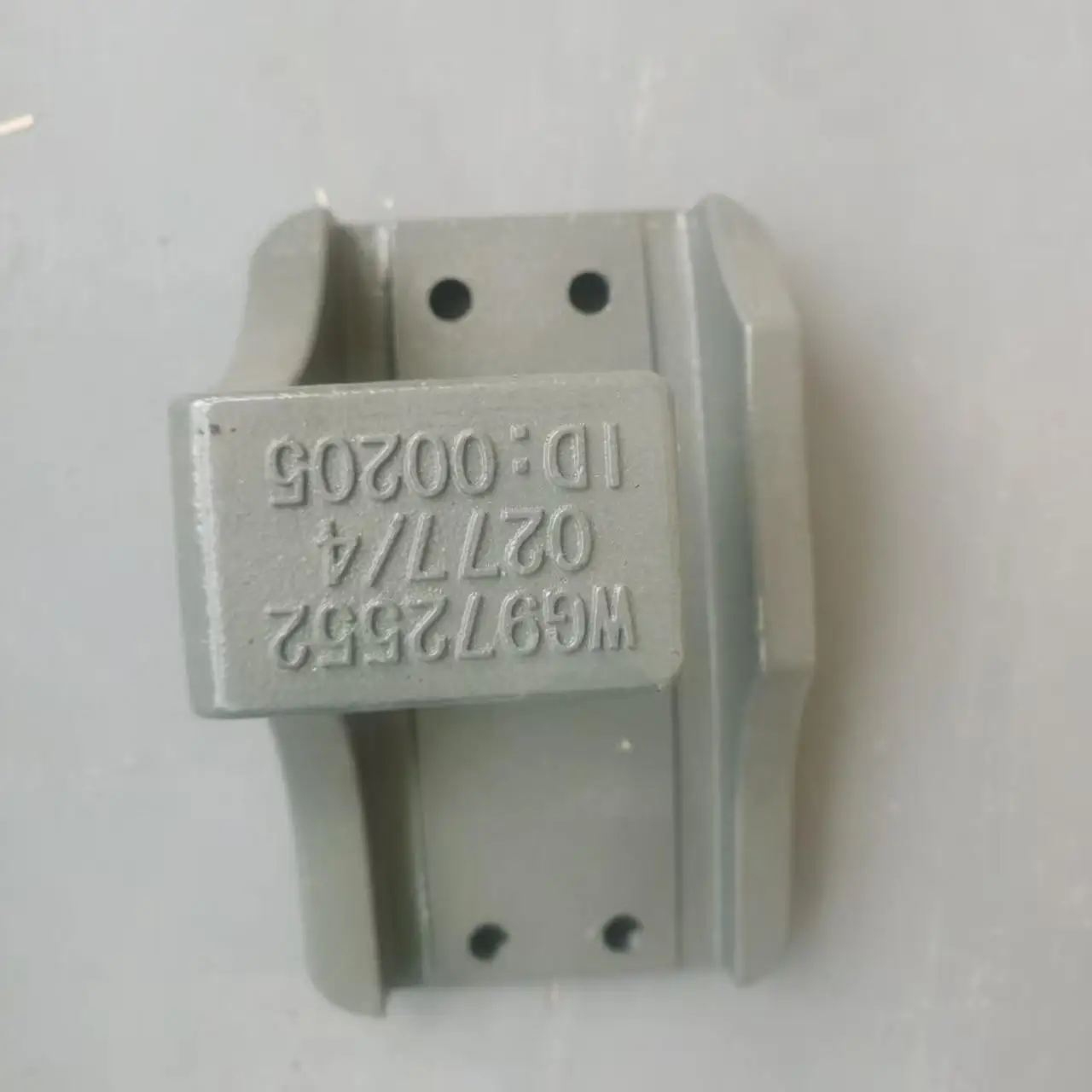 Suitable for HO WO rear leaf spring left bracket, steel plate support WG9725520277