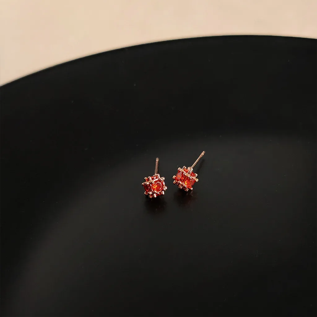 DIY accessories Fashion small geometric zircon stud earrings women's French niche high-end earrings light luxury texture versati view 4