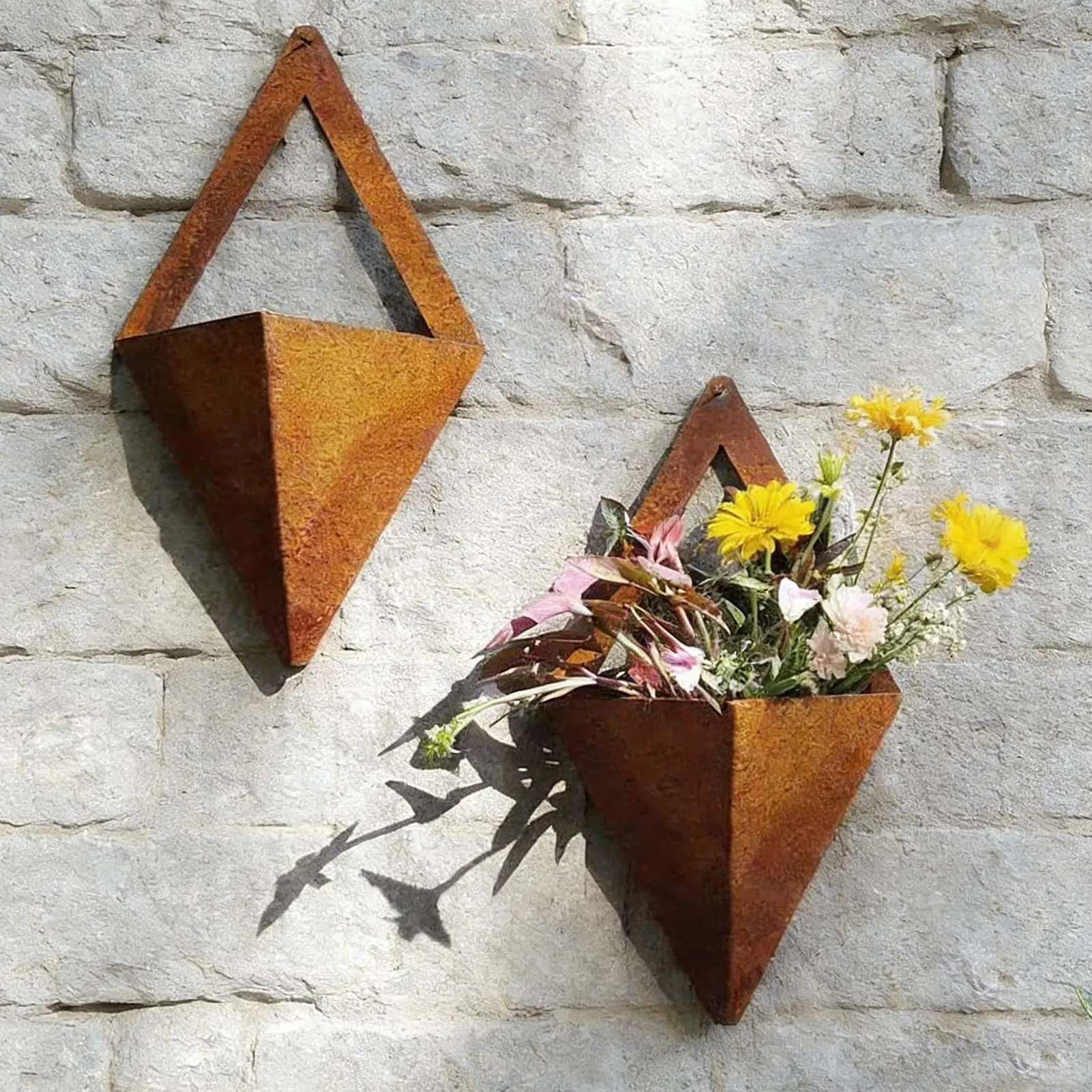 Hangable Metal Wall Vase Geometric Planter Pot for Home, Garden, Flowers, Plants, Window, Door, Patio, Balcony, Yard