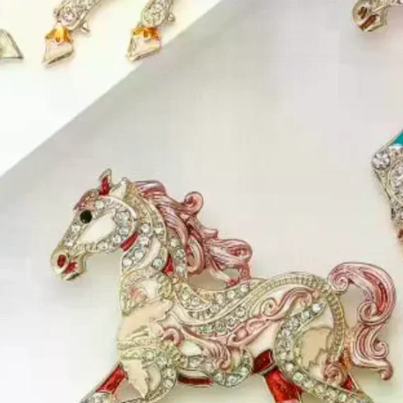 Vintage Court Style Enamel Galloping War Horse Brooches Pins For Women Clothing Accessories Men Fashion Suit Lapel Corsage