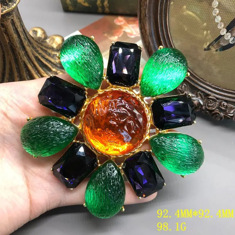 Medieval style colorful jelly resin corsage brooch geometric temperament brooch purple diamond inlaid brooch versatile for women